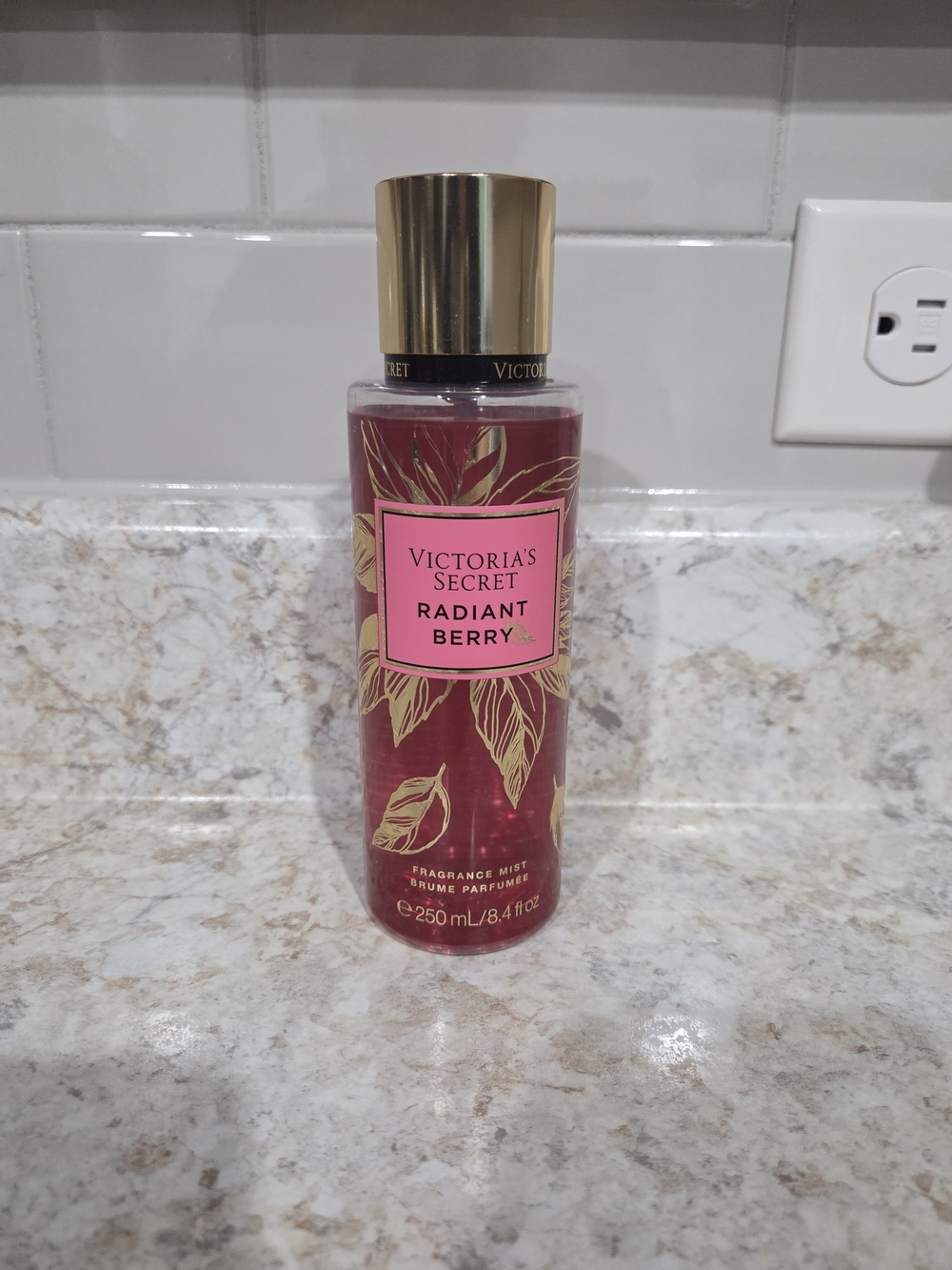 Victoria's Secret Radiant Berry Fragrance Mist